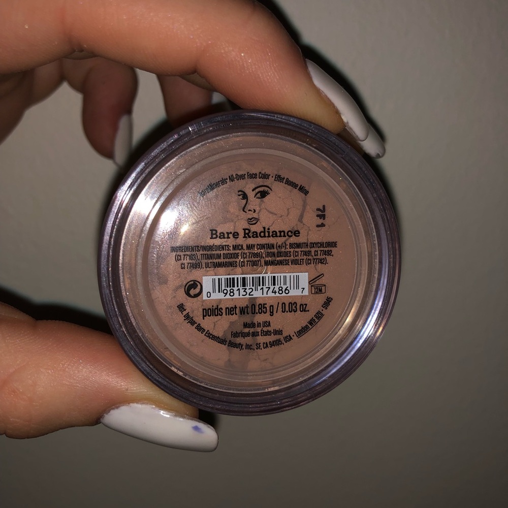 makeup - Picture 2 of 3